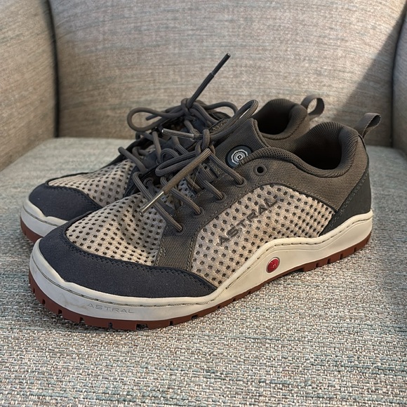 Astral TechYak Water Shoe Barefoot Sneakers Sierra Taupe Men's size 6 - Picture 1 of 8